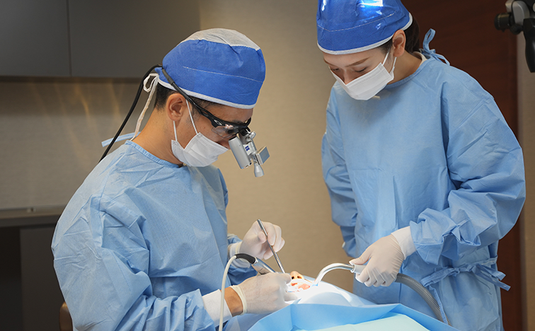 美しく、噛み心地も天然歯に近い インプラント治療